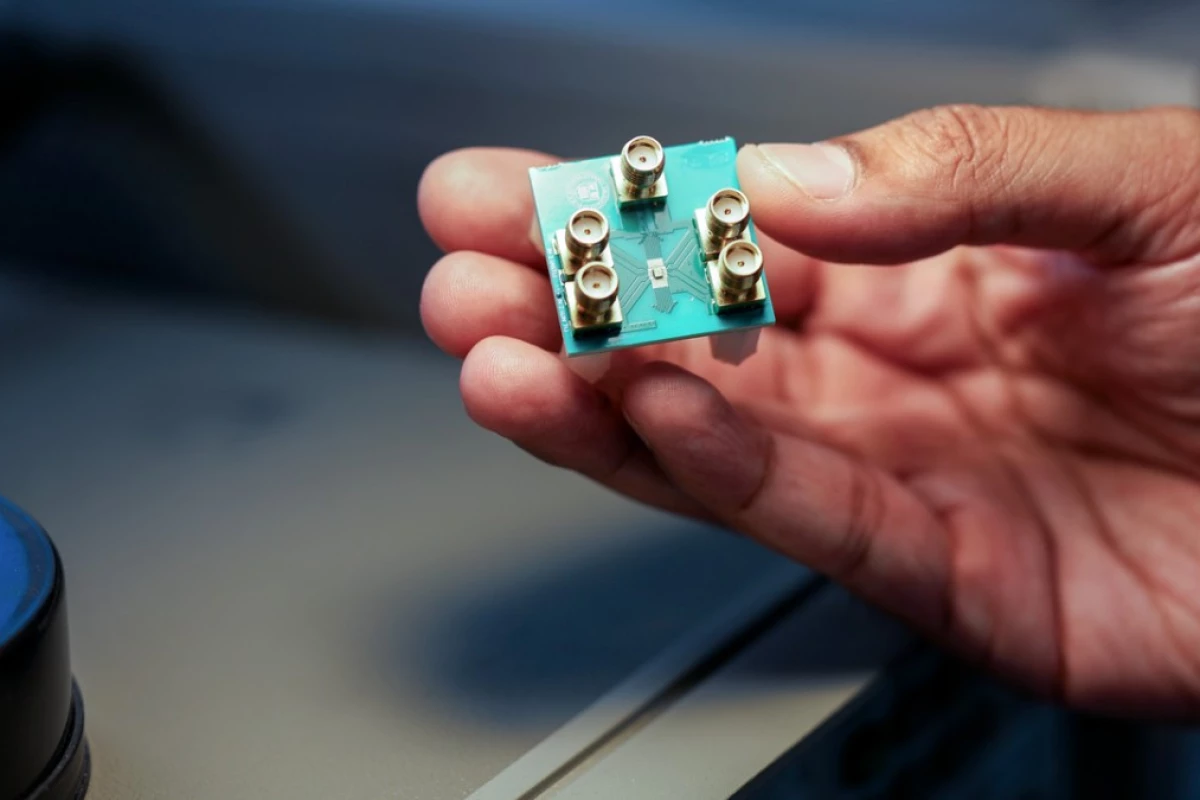 Microwave Brain Computing: Transforming AI Hardware and Wireless Integration in 2025