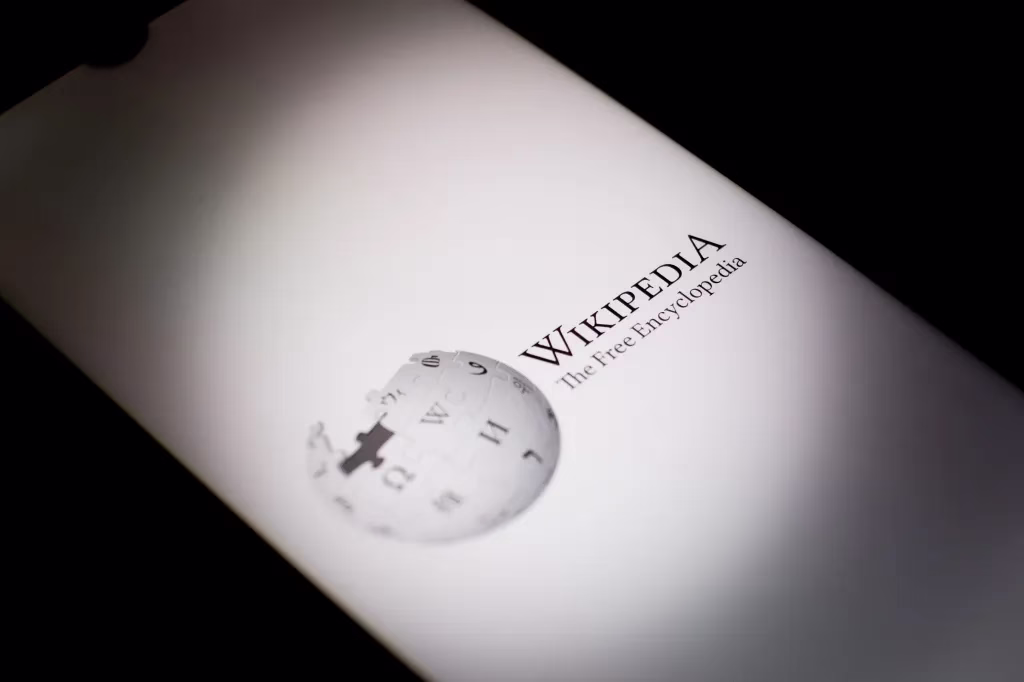 Wikipedia Urges AI Companies to Use Its Paid API Instead of Website Scraping